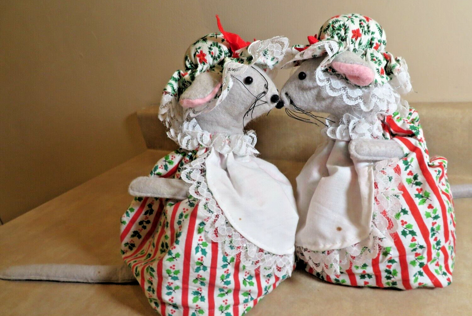 Vintage Enesco 1981 Pair of Musical Christmas Gray Fleece Granny Mice Figures