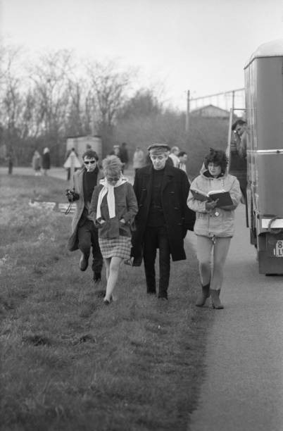 Austrian actor Oskar Werner Julie Christie on set filming Fahrenhe- Old Photo 1