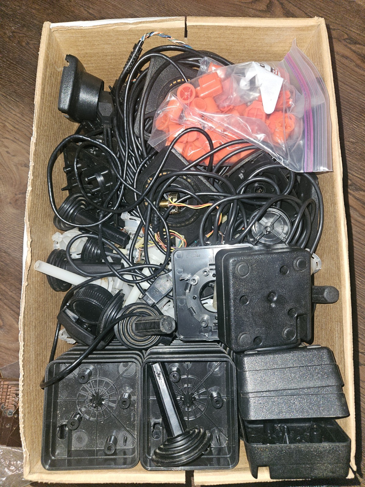 RARE VINTAGE LARGE LOT ATARI GAMING SYSTEMS JOYSTICKS PADDLES BOARDS PARTS 2600