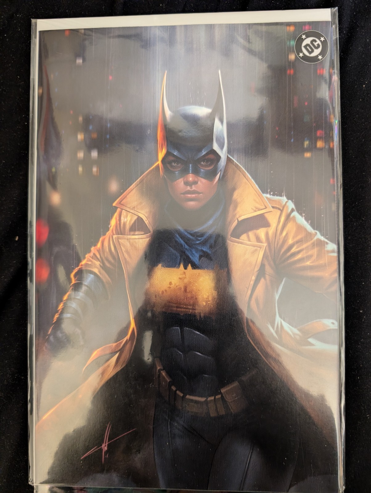 ABSOLUTE BATMAN 24 CARLA COHEN IN HAND  VIRGIN VARIANT NM \'26 NYCC EXCLUSIVE 