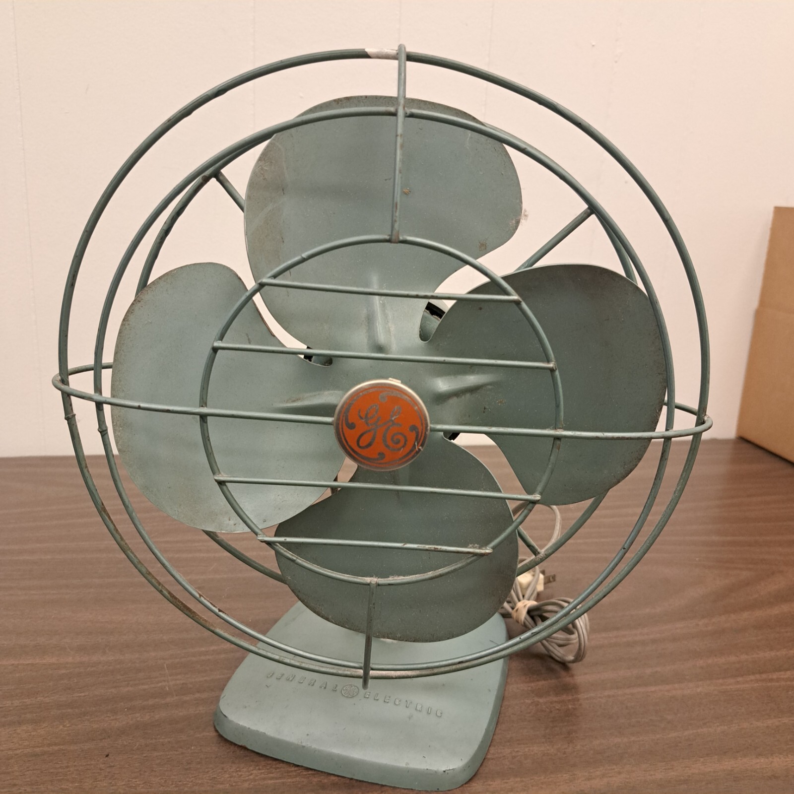 Vintage 1950s GE General Electric Oscillating Tilting Fan FM10S61 10\