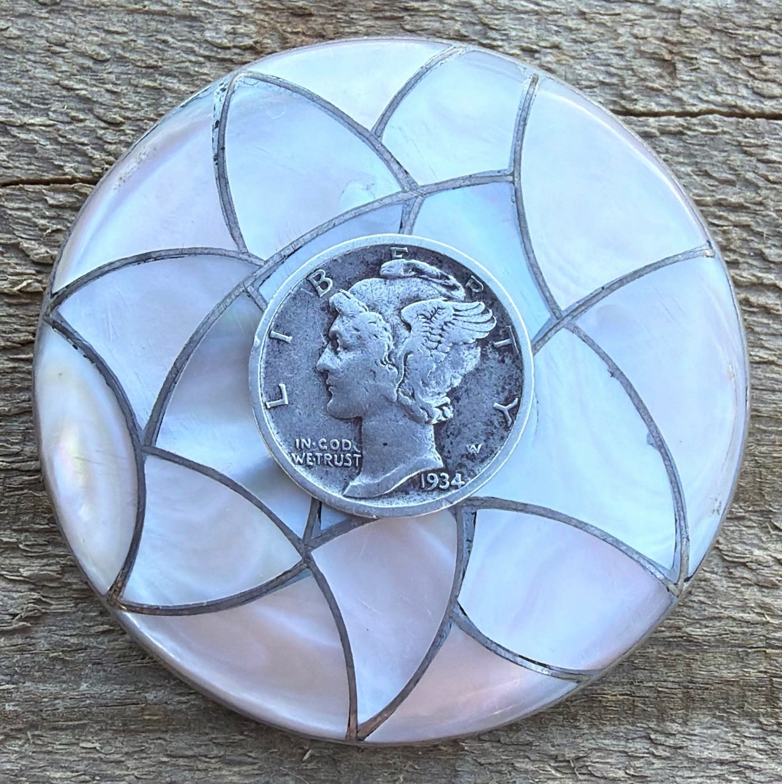 1-7/8” GORGEOUS Vintage 1970s Zuni Sterling Silver MOP Fish Scale Brooch — 27g