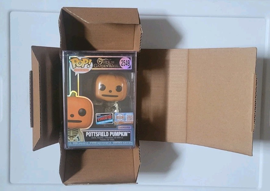 NYCC26 Funko Pop POTTSFIELD PUMPKIN Over the Garden Wall 2549 LE 500 Con Sticker