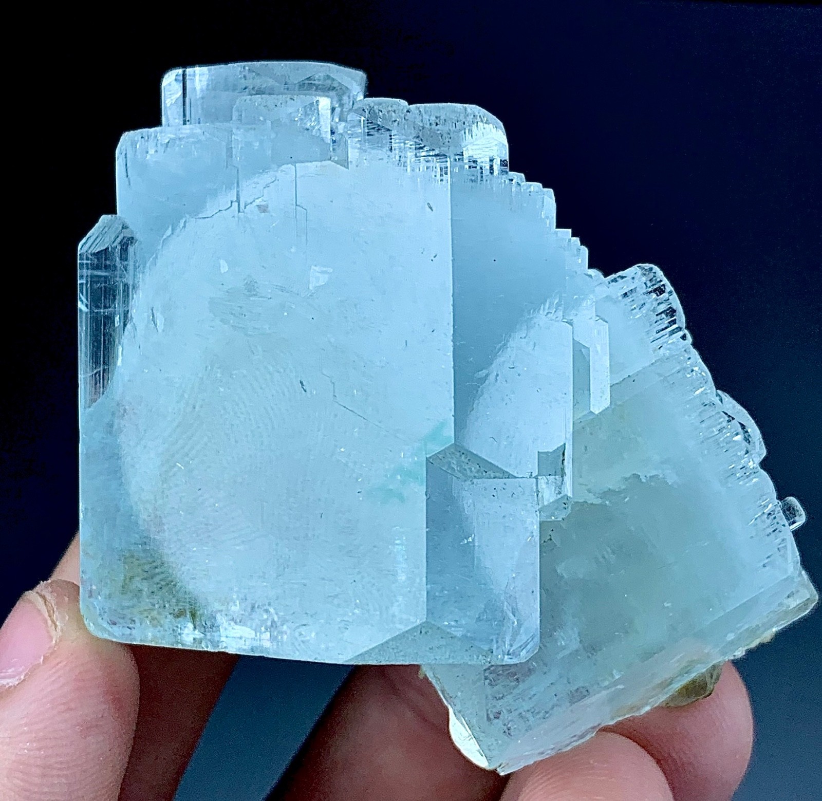 586 Carat aquamarine crystal specimen from skardu, Pakistan
