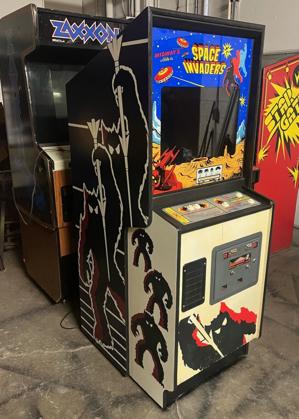 SPACE INVADERS ARCADE MACHINE by MIDWAY 1978 (Excellent Condition) *RARE*
