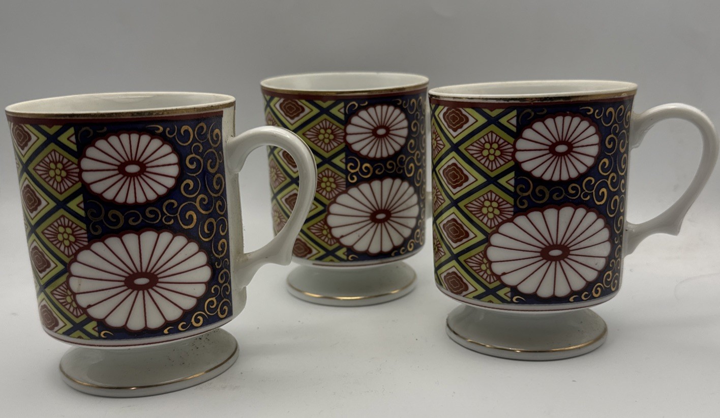 Vintage Mizuko Japan Imari Style Floral Pedestal Coffee Mugs Gold Trim Set of 3