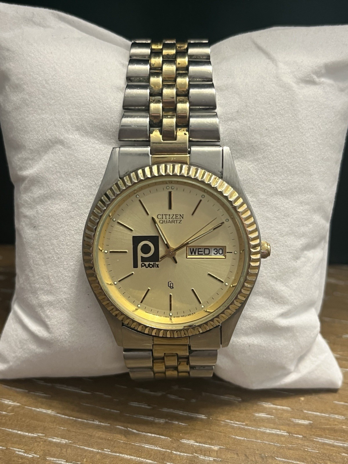 Publix Citizen Watch Two Tone Works New Battery Scratches On Crystal See Photos