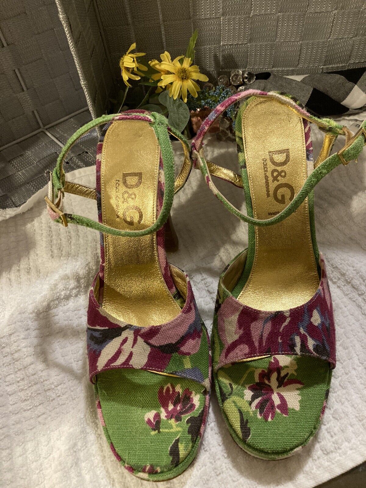 DOLCE & GABBANA Sandals Size 9