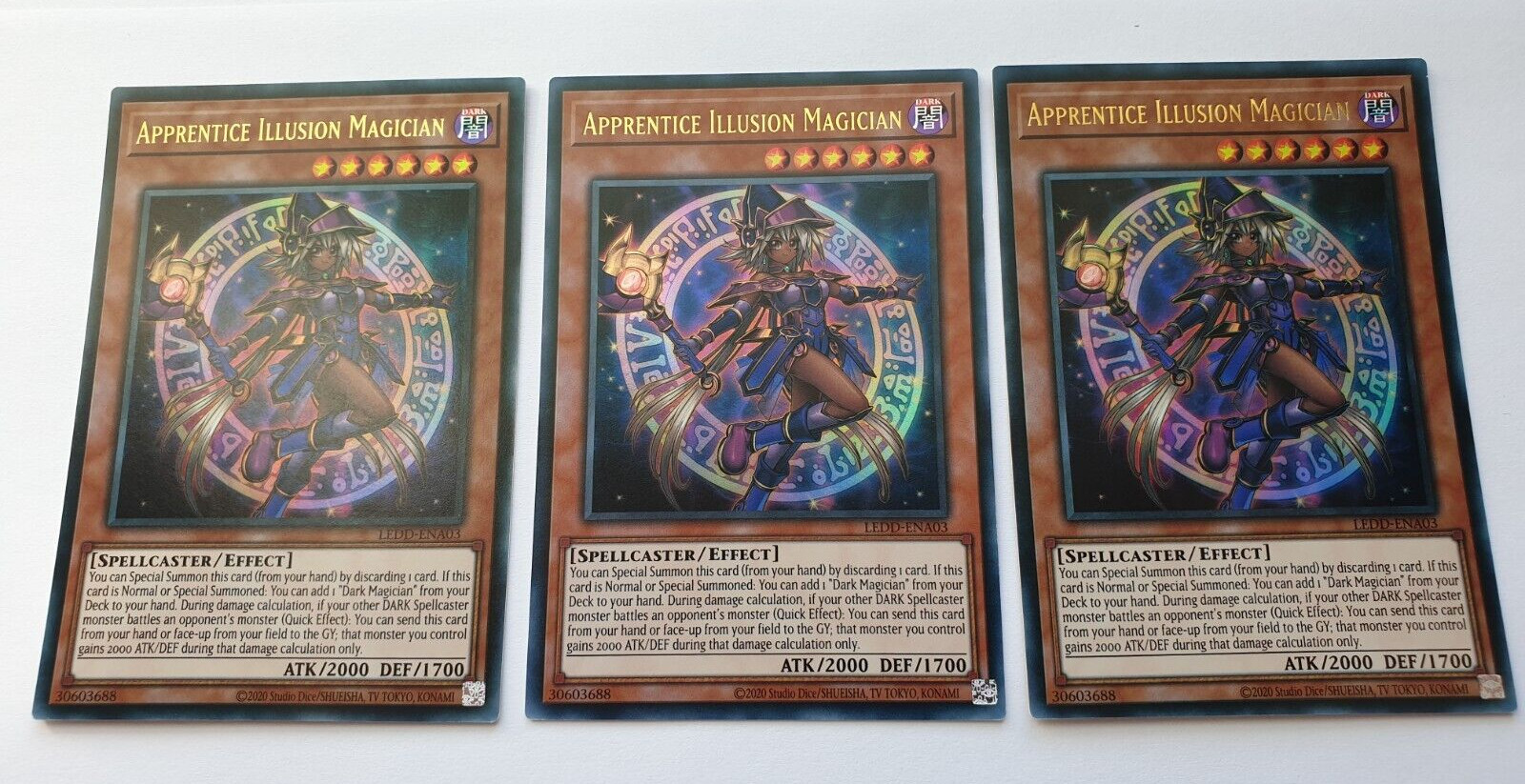 3 x Apprentice Illusion Magician - LEDD-ENA03 - Ultra Rare (Gold Text)- Yugioh