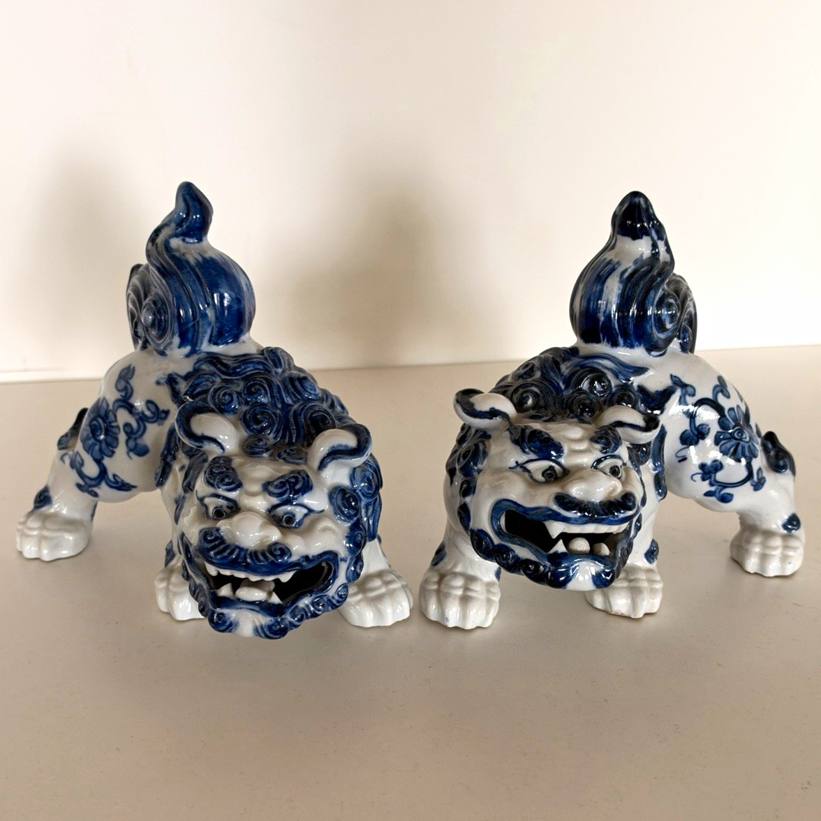 Vintage Japanese Kutani Porcelain Foo Dogs Pair Blue White Shishi Guardian Lions