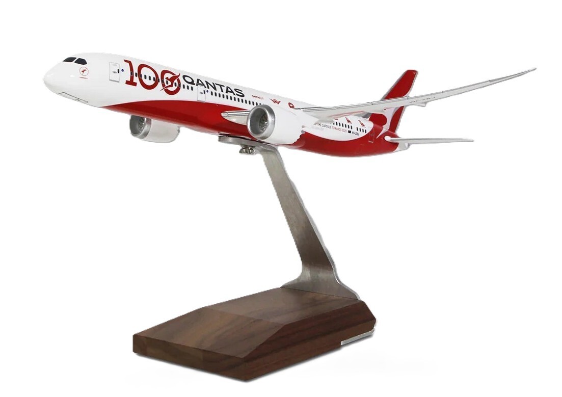 PacMin Qantas Airways Boeing 787-9 Centenary VH-ZNJ Desk Model 1/200 Airplane