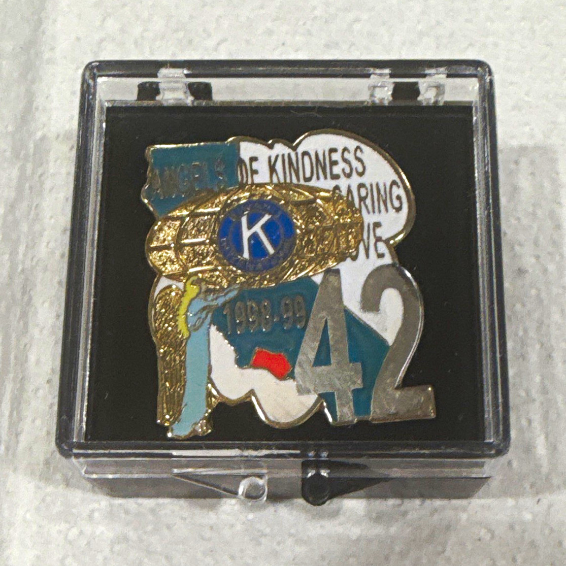Key Club 1948-49 Pin & 42 Pinback Lapel Pin Lot w/ Display Card