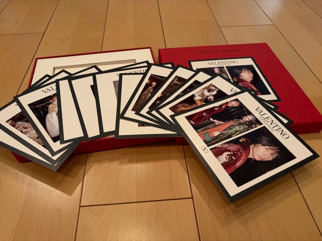 VALENTINO Novelty Photo Cards Set of 12 #68d8ca