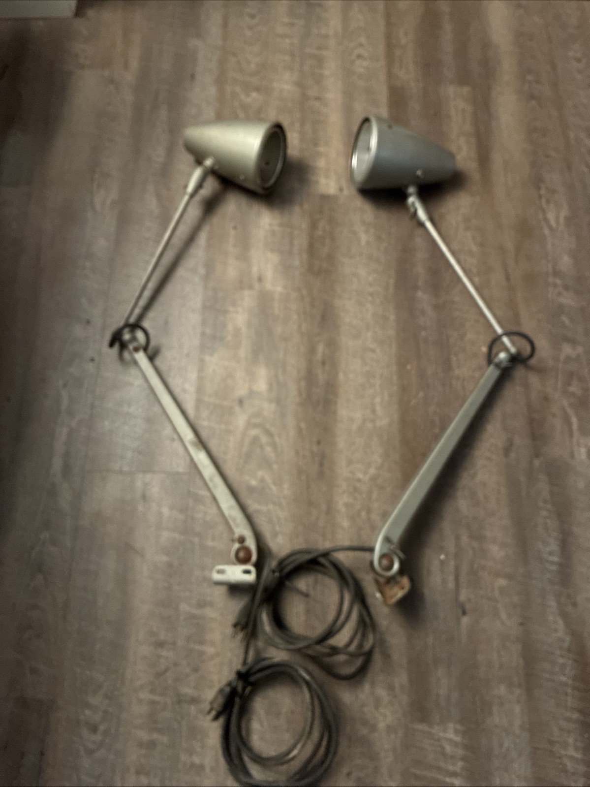 2 Vtg Dazor Model 1104 Articulated Industrial Task Lights Lamps