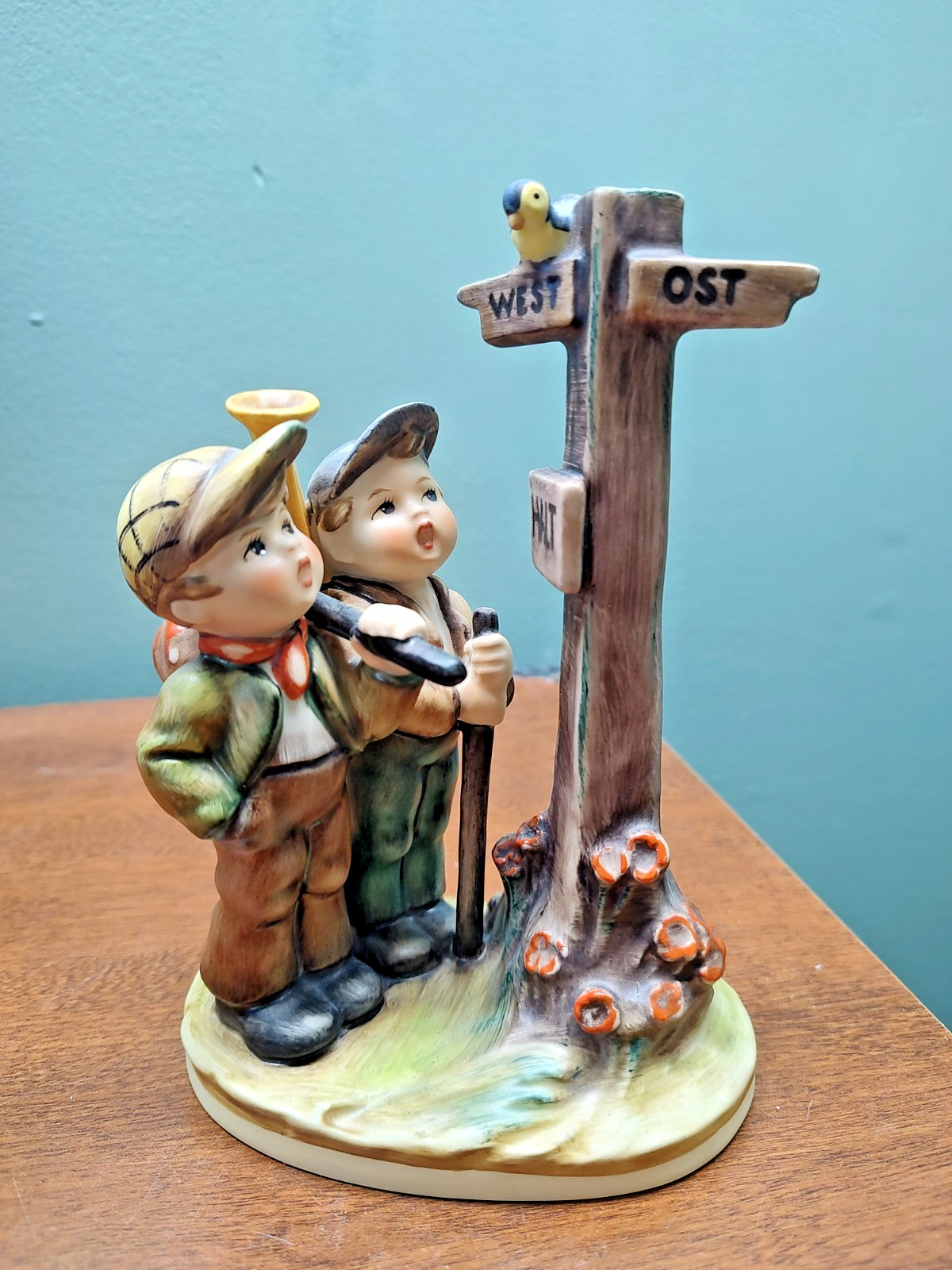 Vntg Hummel CROSSROADS Boy Hikers Blue bird Goebel Figurine West Germany 6.5\