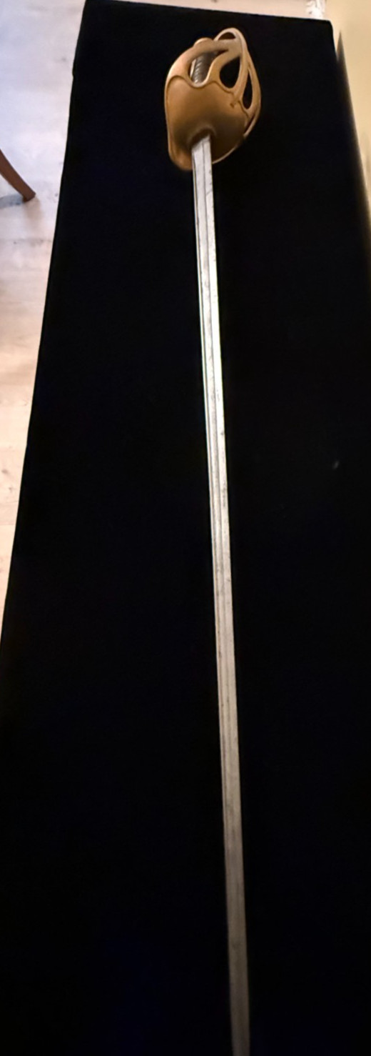 Antique 19th Century French Model 1882 Infantry Officer\'s Sword (Sabre d\'Officie