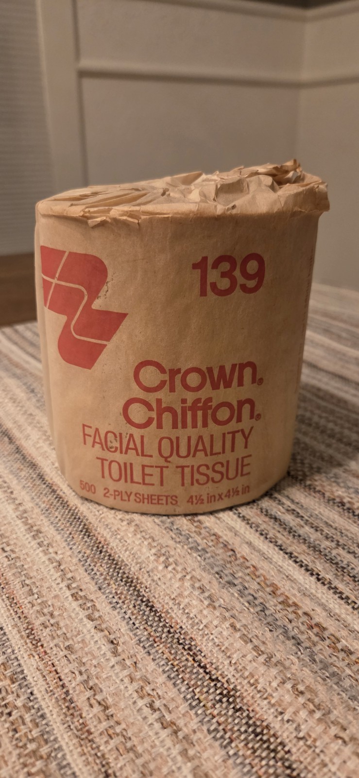 Vintage 1970\'s Crown Chiffon Facial Quality Toilet Tissue Toilet Paper 500 2 Ply