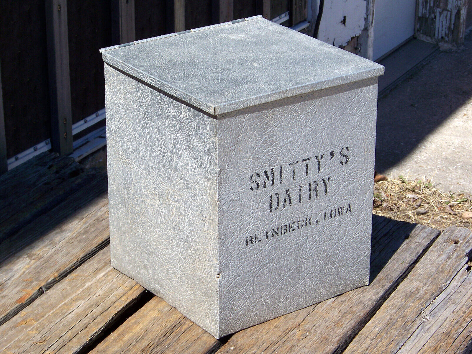 Antique Vintage Smitty\'s Dairy Milk Bottle Aluminum Metal Box Reinbeck Iowa old