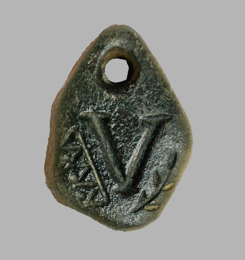 50 AD Ancient Carved Engraved Gemstone Pendant Medallion Amulet initial letter V