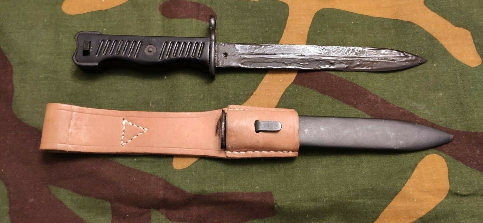 *** YUGOSLAVIAN *** MINT M1956 FIGHTING TRENCH KNIFE Scabbard m56 schmeisser 