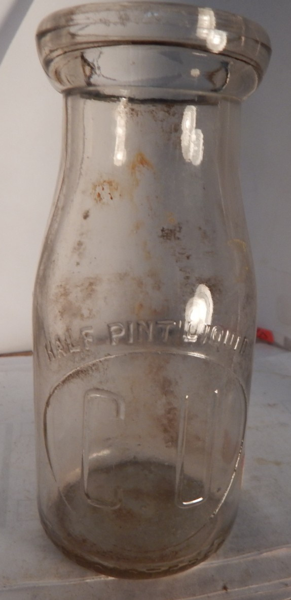 vintage 1/2 pint embossed milk bottle--C.U.  (Cornell University)  1946