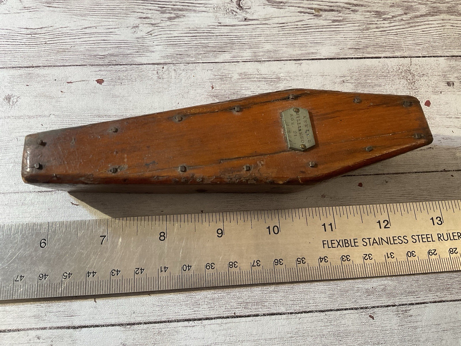 ORIGINAL 1890 DATED MINI WOODEN VICTORIAN MOURNING MINI COFFIN NAMED 21 YRS