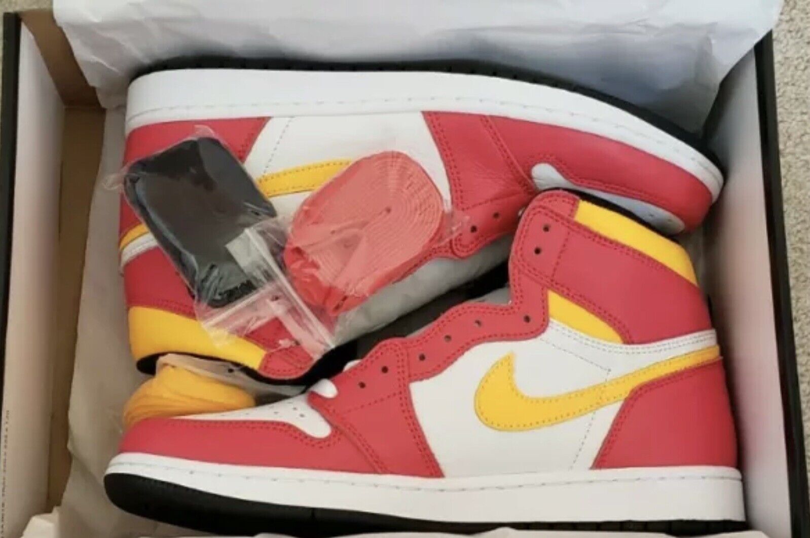 Air Jordan 1 Retro High OG Light Fusion Red Men\'s Shoes Size 10.5 New In Hand