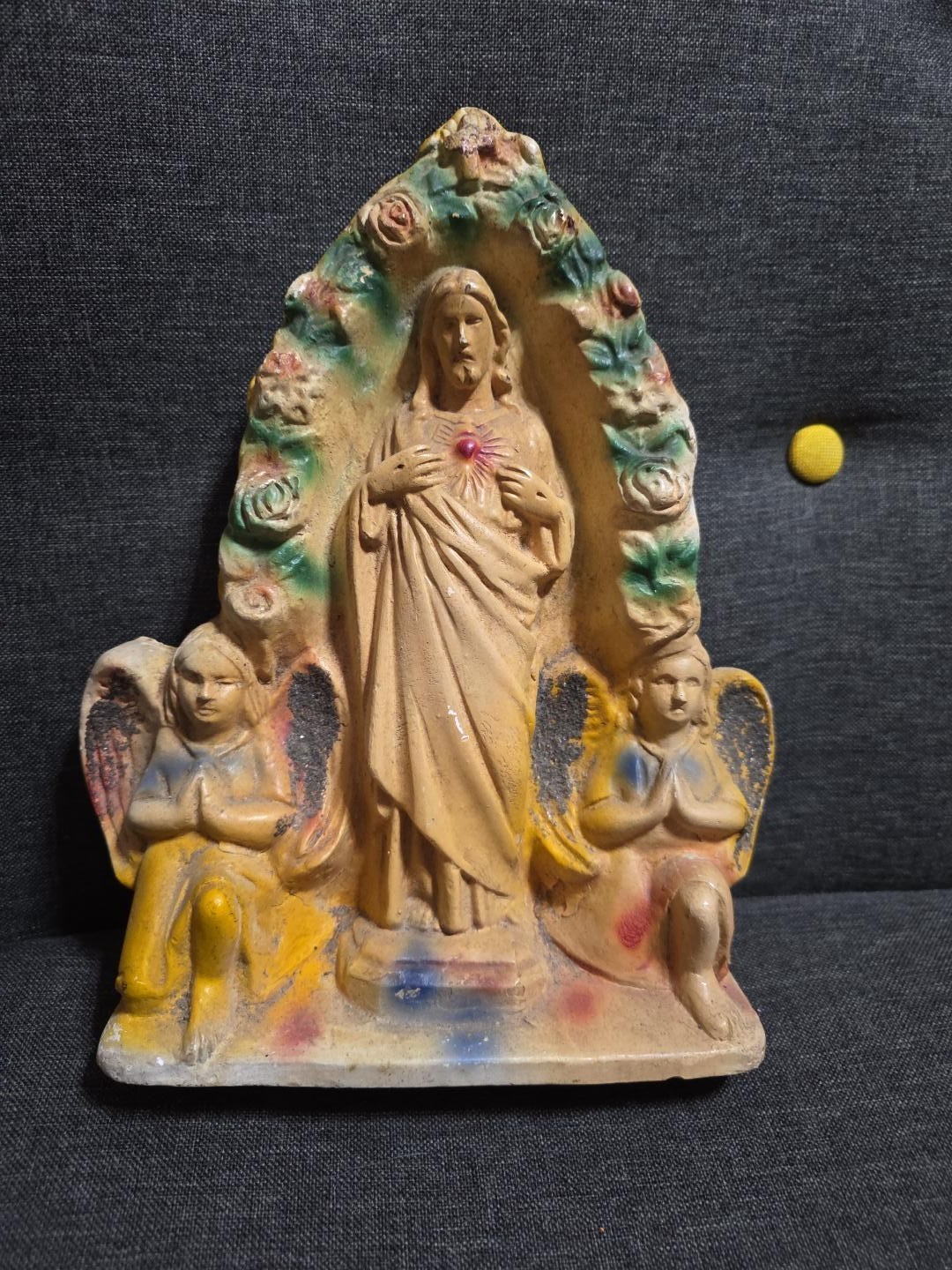 Vintage Sacred Heart Jesus Chalkware Shrine Praying Angels Roses 11\