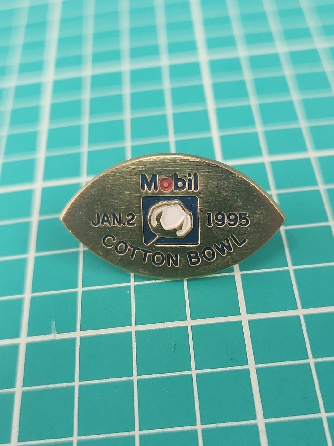 Vtg 1995 NCAA Cotton Bowl Sponsored By Mobil Gold Tone Lapel Pin