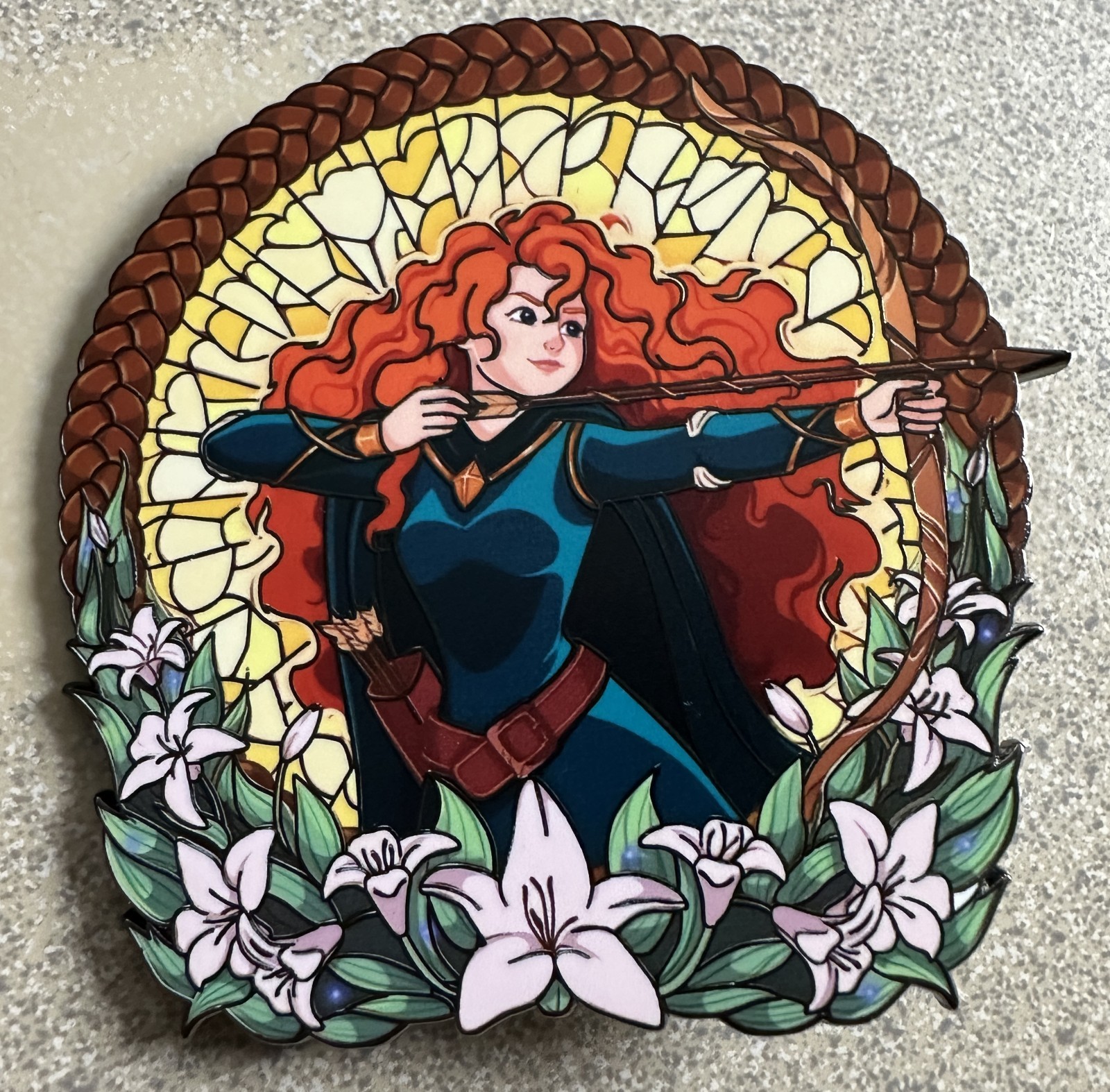 PIN MERIDA SHOOTING BOW & ARROW FLOWERS 3\