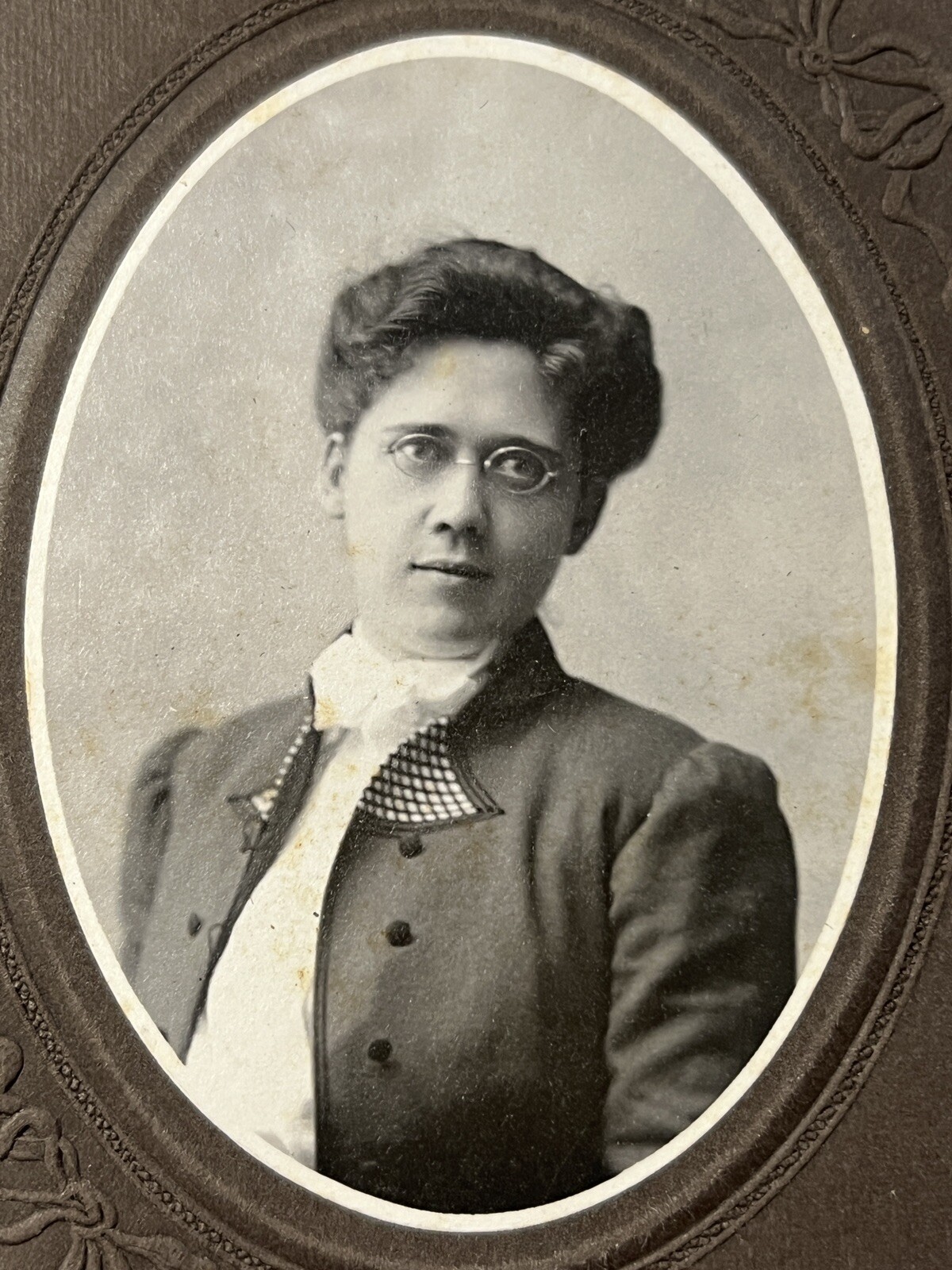 Cabinet Card Photograph Gloversville NY WL Havens Family Photography