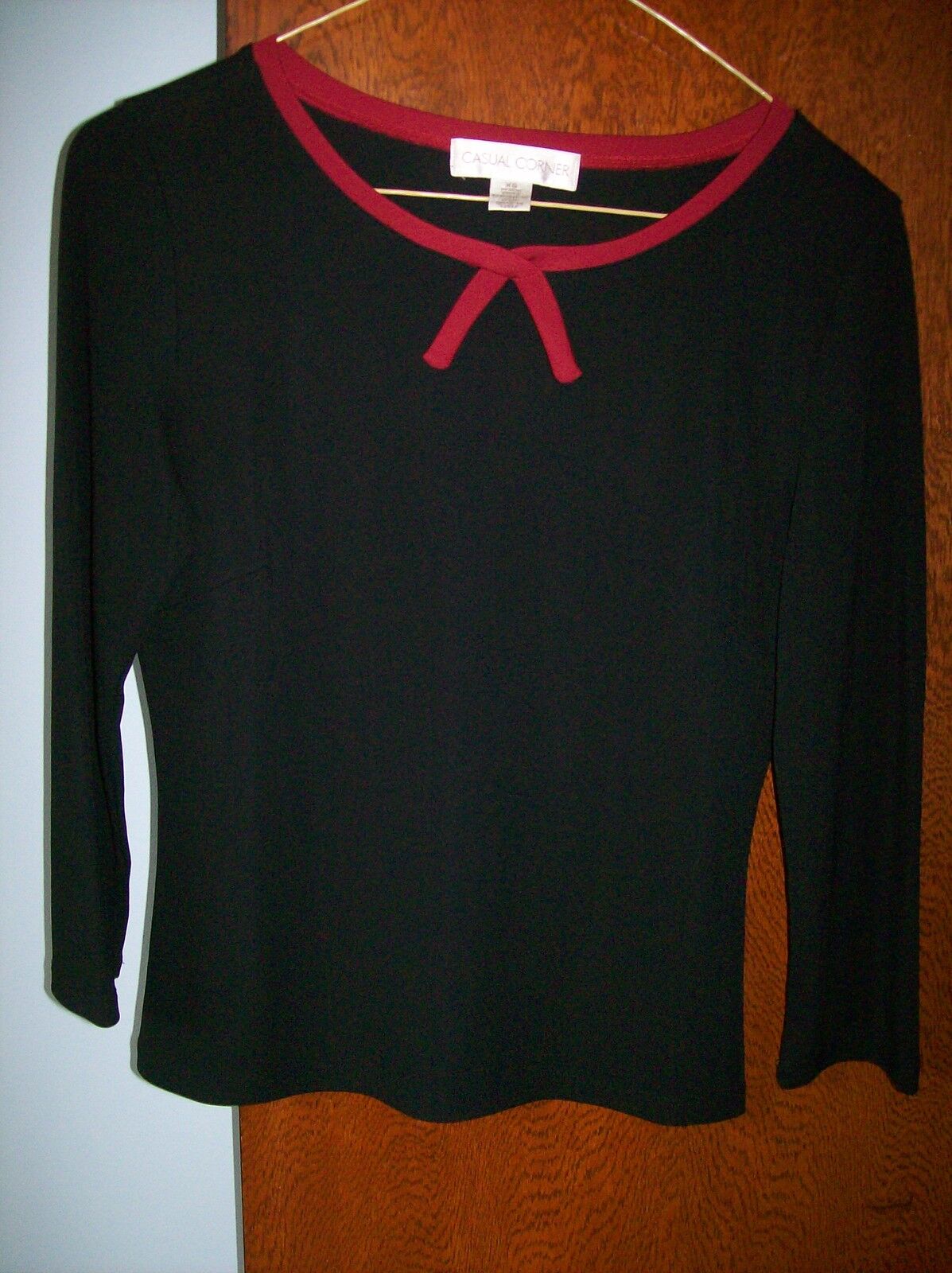 EUC Black Casual Corner Knit Top Maroon Neckline Trim 3/4 Sleeves Size XS