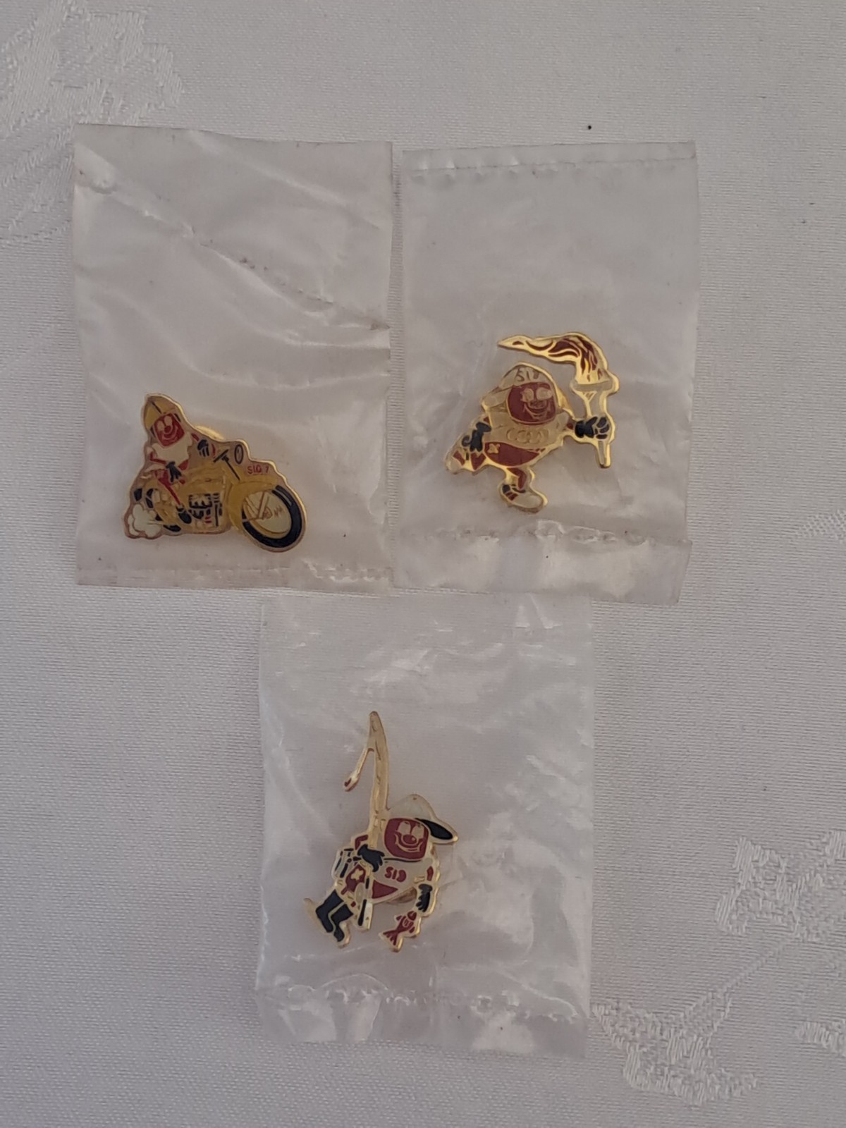 3x Vintage 1980s SID THE KID Kidney Research Charity Enamel Pin Badges 