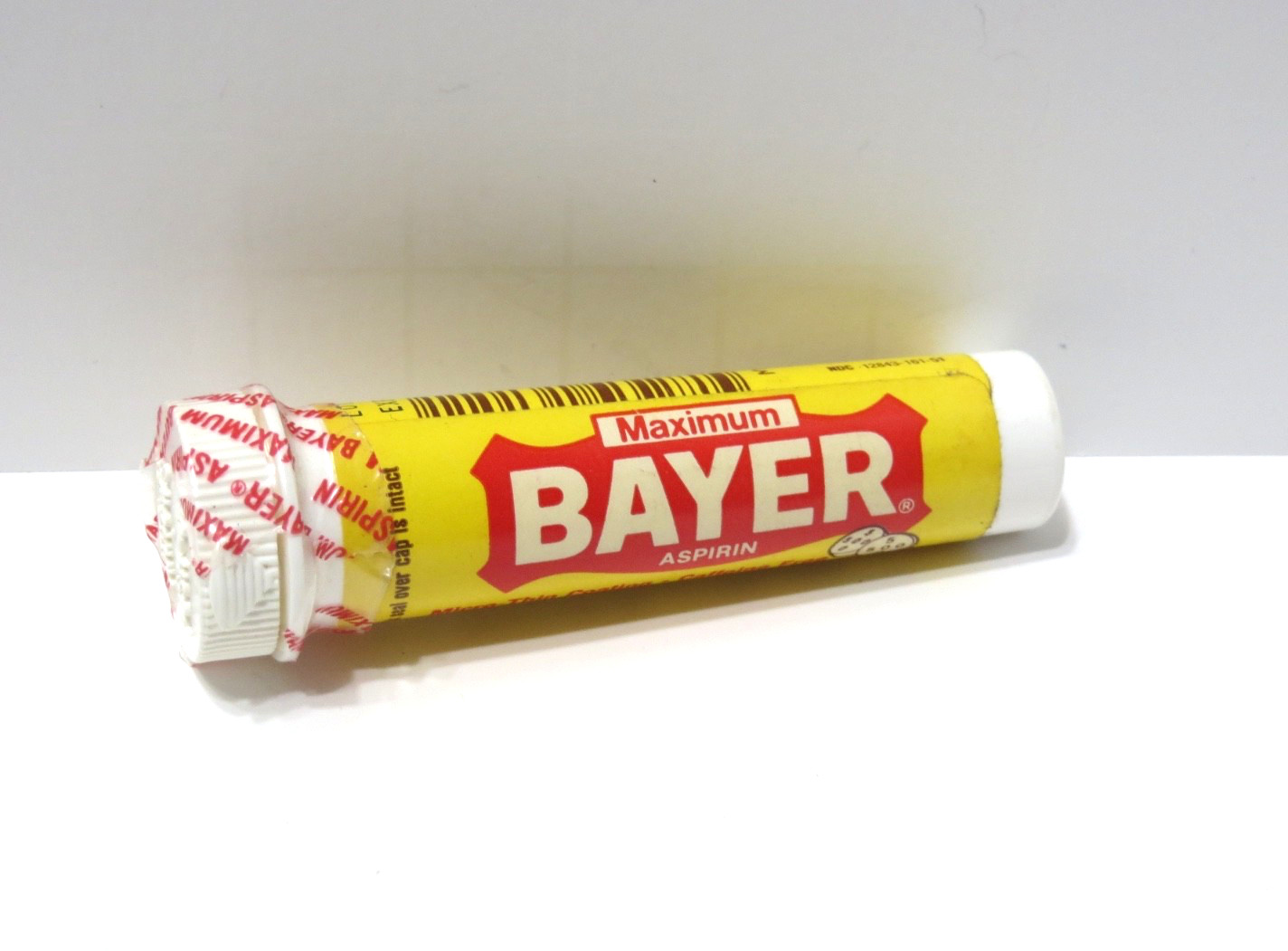 Sealed Vintage 1980's BAYER Aspirin Plastic Bottle Travel Case - 10 tabs - 2.75