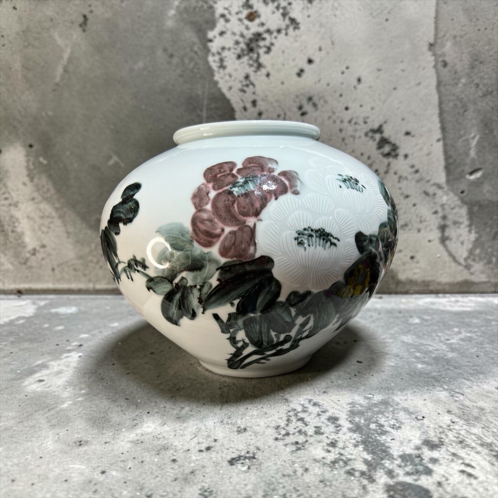 Vintage Japanese Jiho Porcelain Jar, Hand-Painted Jinsa Peony Floral Vase