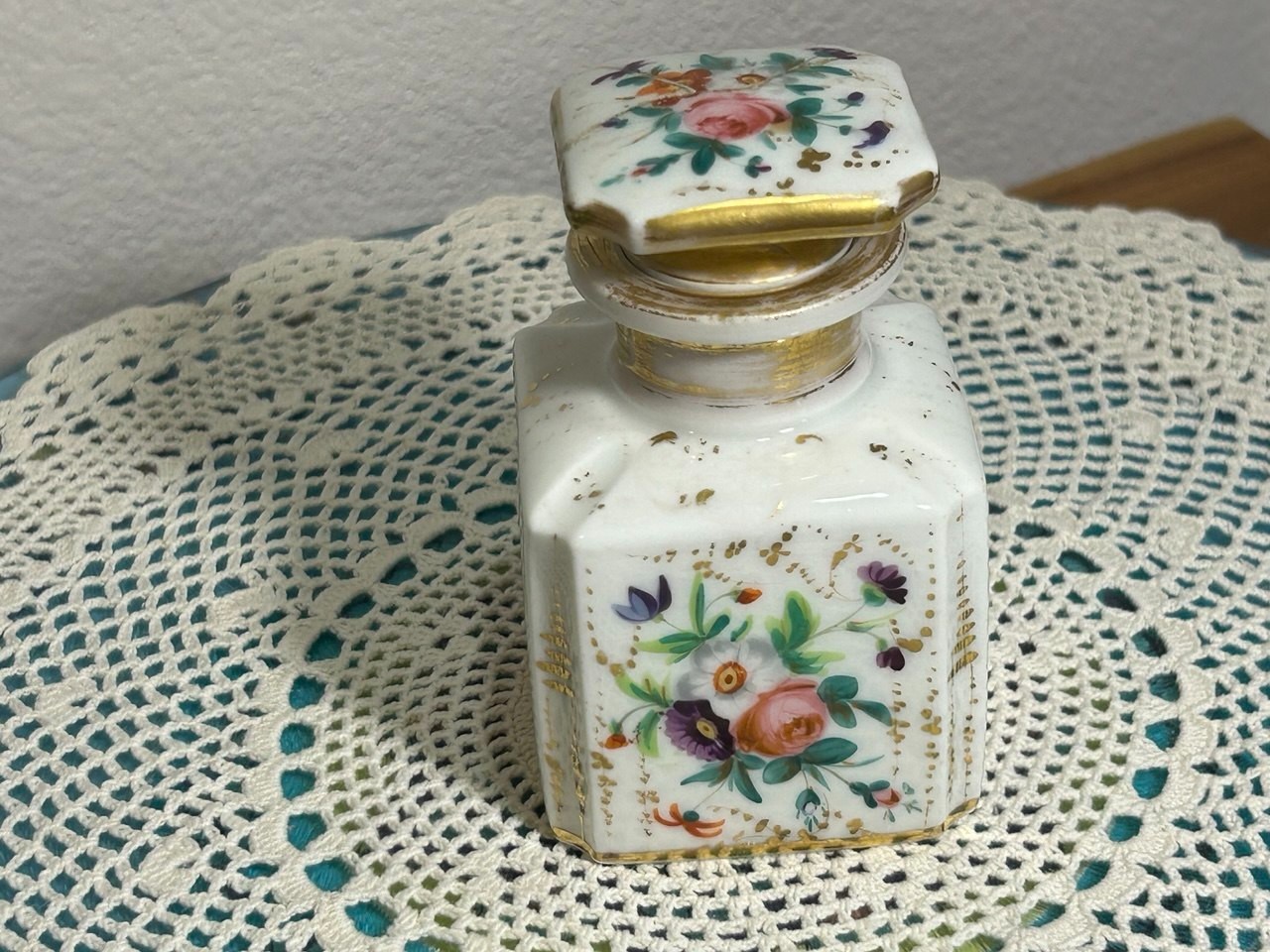 Antique Old Paris Porcelain Perfume  Bottle Hand Painted Gilt detailing , 19 c.