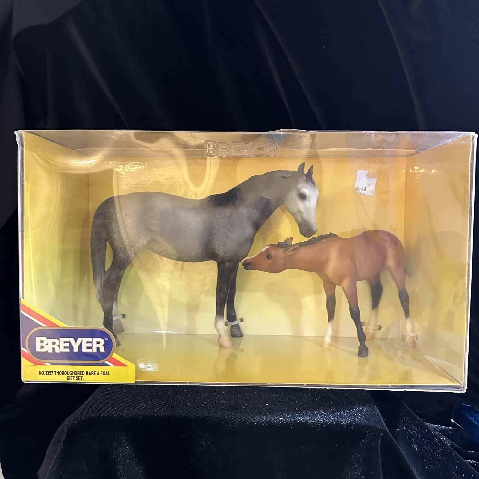 Breyer #3357 Thoroughbred Mare & Foal Gift Set Traditional 2000-2002 Retired