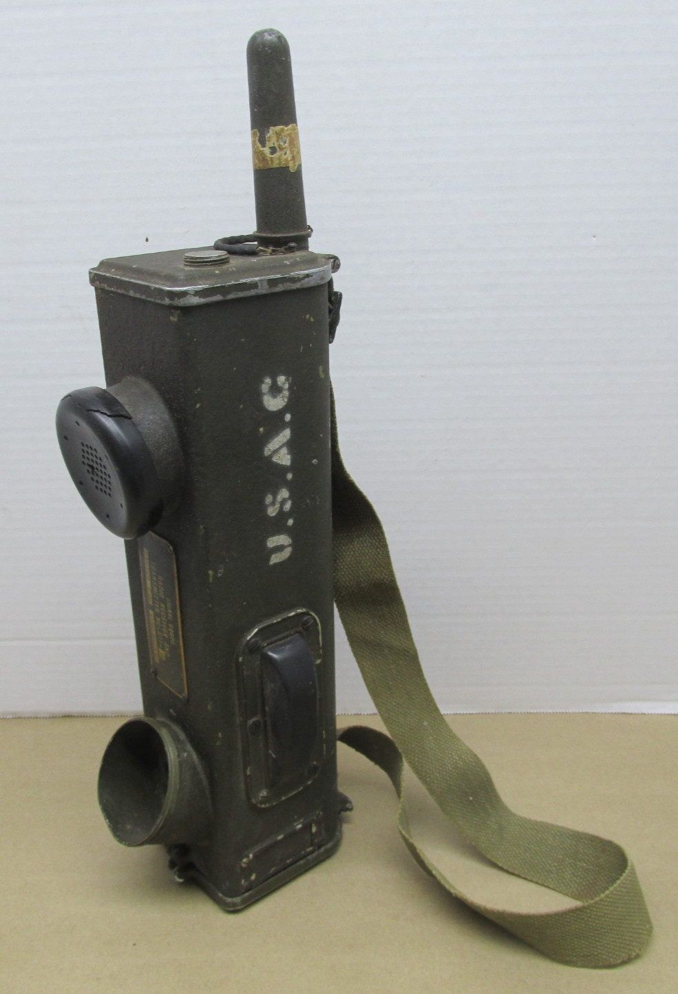 WW2 US Army 1943 Signal Corps Radio Receiver/Transmitter BC-611-D Walkie Talkie