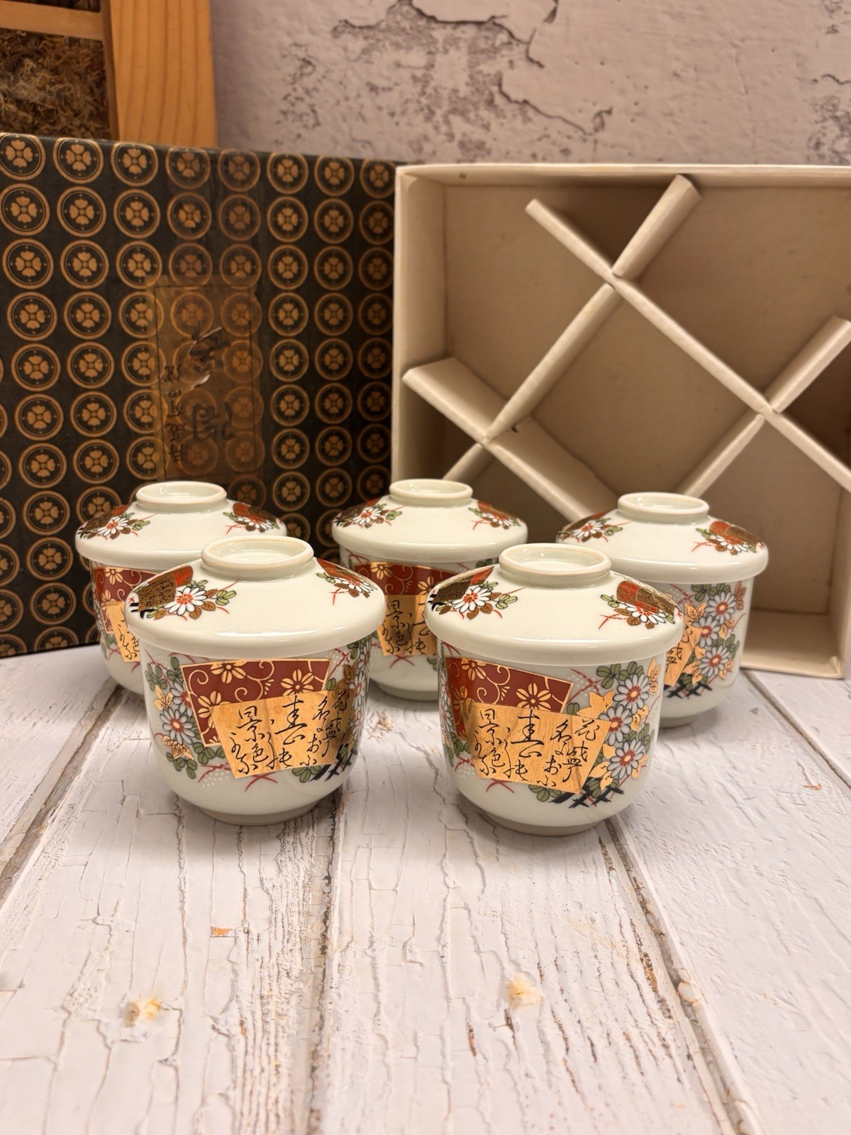 NOS Vtg Arita Ware Niuemon Lidded Tea Cups Set 5 Gold Gilt Kutani Style Boxed