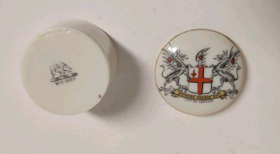 early 1900's W. H. Gross Stoke-on-Trent Staffordshire England Crested Trinket 