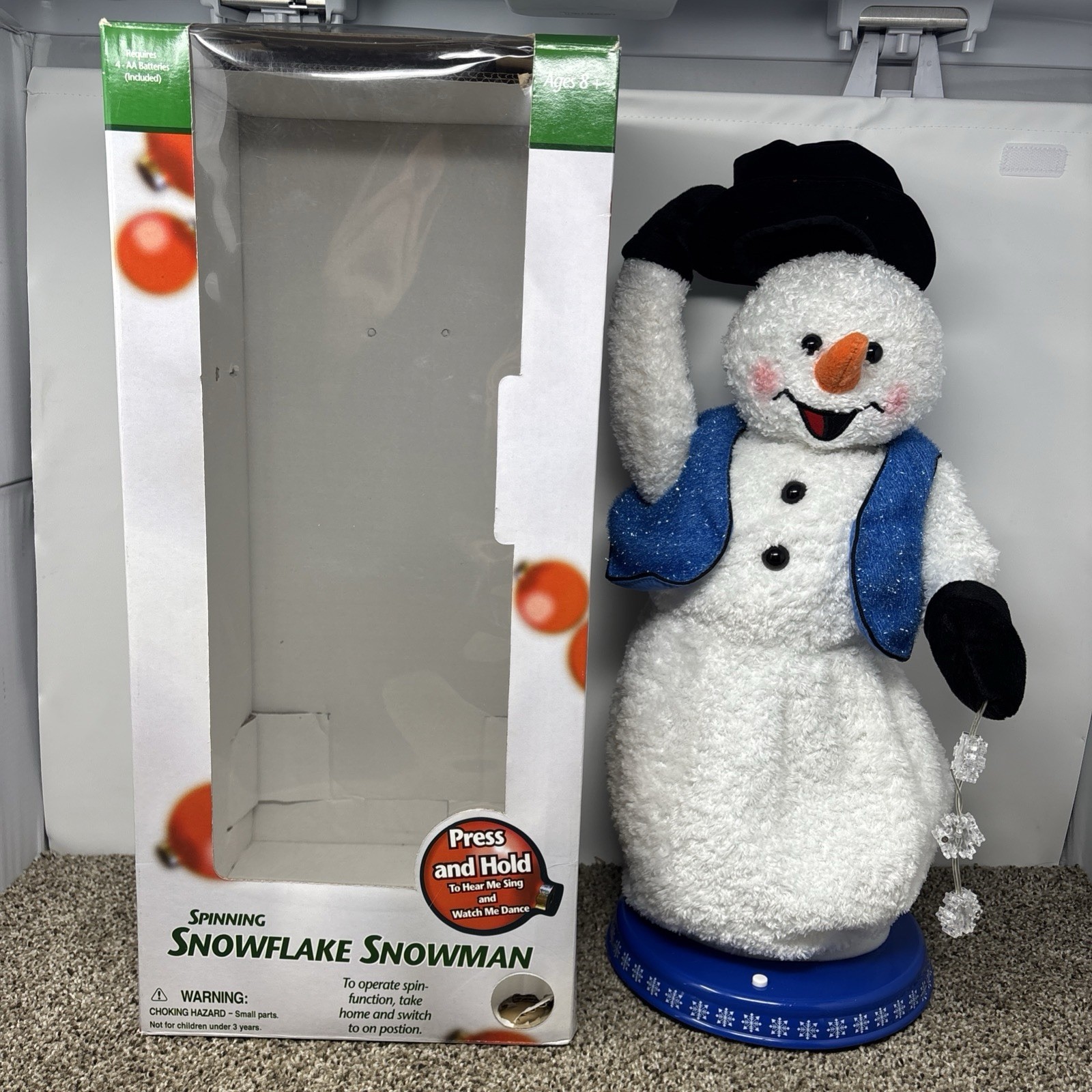 Vintage 2002 Gemmy Holiday Spinning Snowflake Blue Vest Animated Snowman *READ*