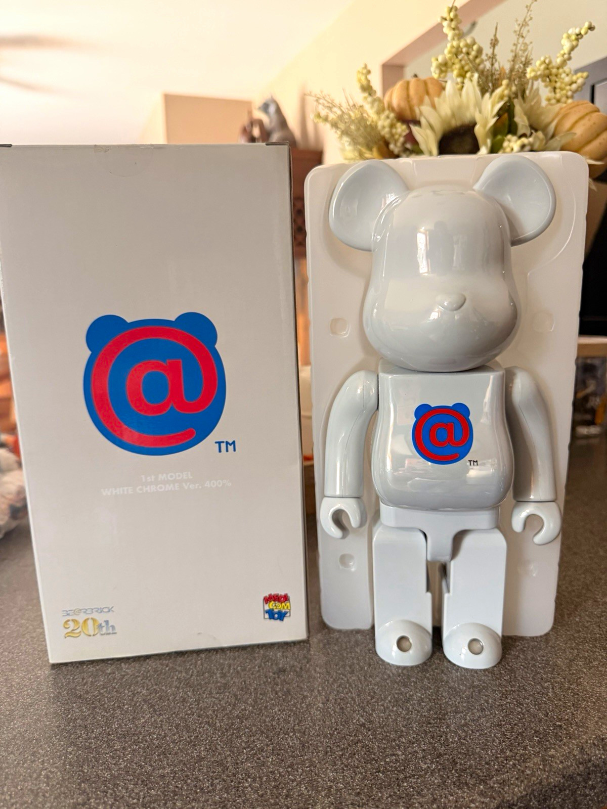 Medicom Toy BE@RBRICK 1st Model White Chrome Ver. 400% @ Logo Figure 20Th Anni