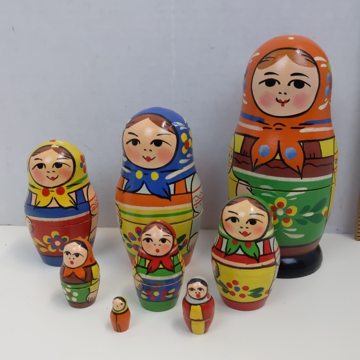 Vintage Russian Matryoshka Nesting Dolls Hand Painted Wooden Babushka 8 Pc Set