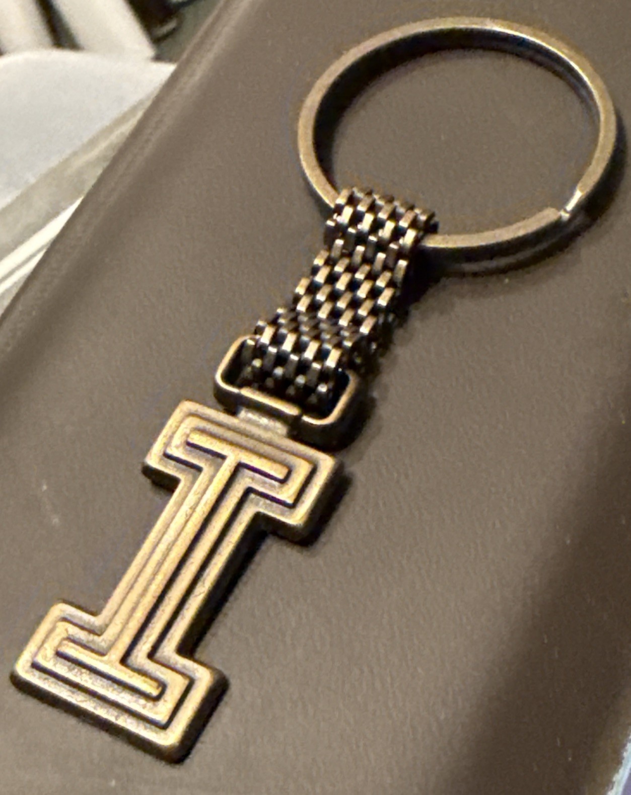 Vintage 1980s Name Tag Plate Solid Metal Keychain Key Chains USA I i Letter