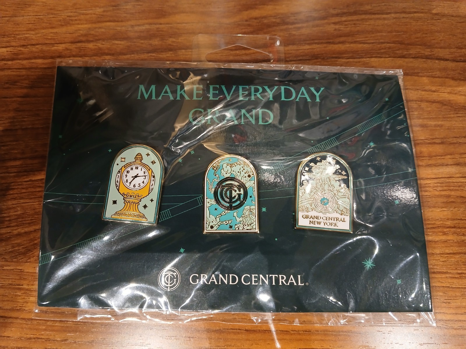 Brand New & Unopened Grand Central Terminal Lapel Historical Pins~3pk ~ RARE