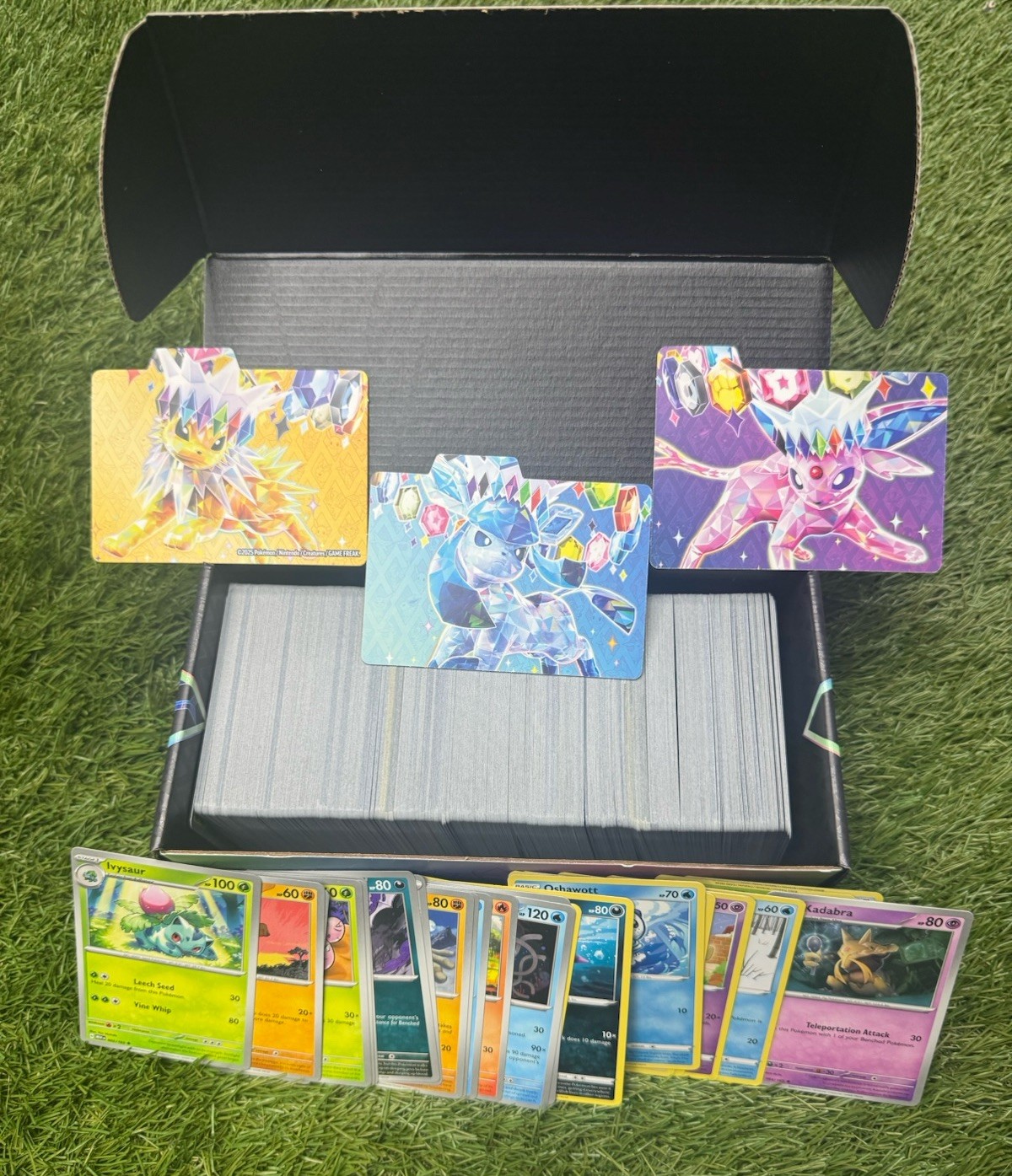 Pokémon TCG 600-700  Random Cards Common Uncommon Lot W/ Suprise Box & Dividers