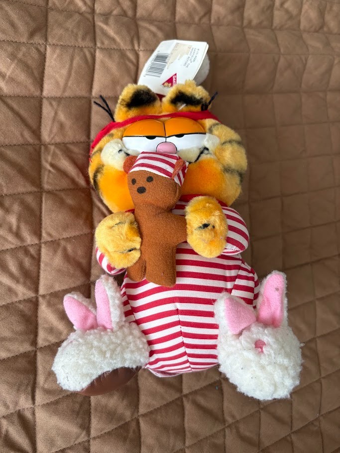 Vintage Garfield Stuffed 1981 Dakin 9\