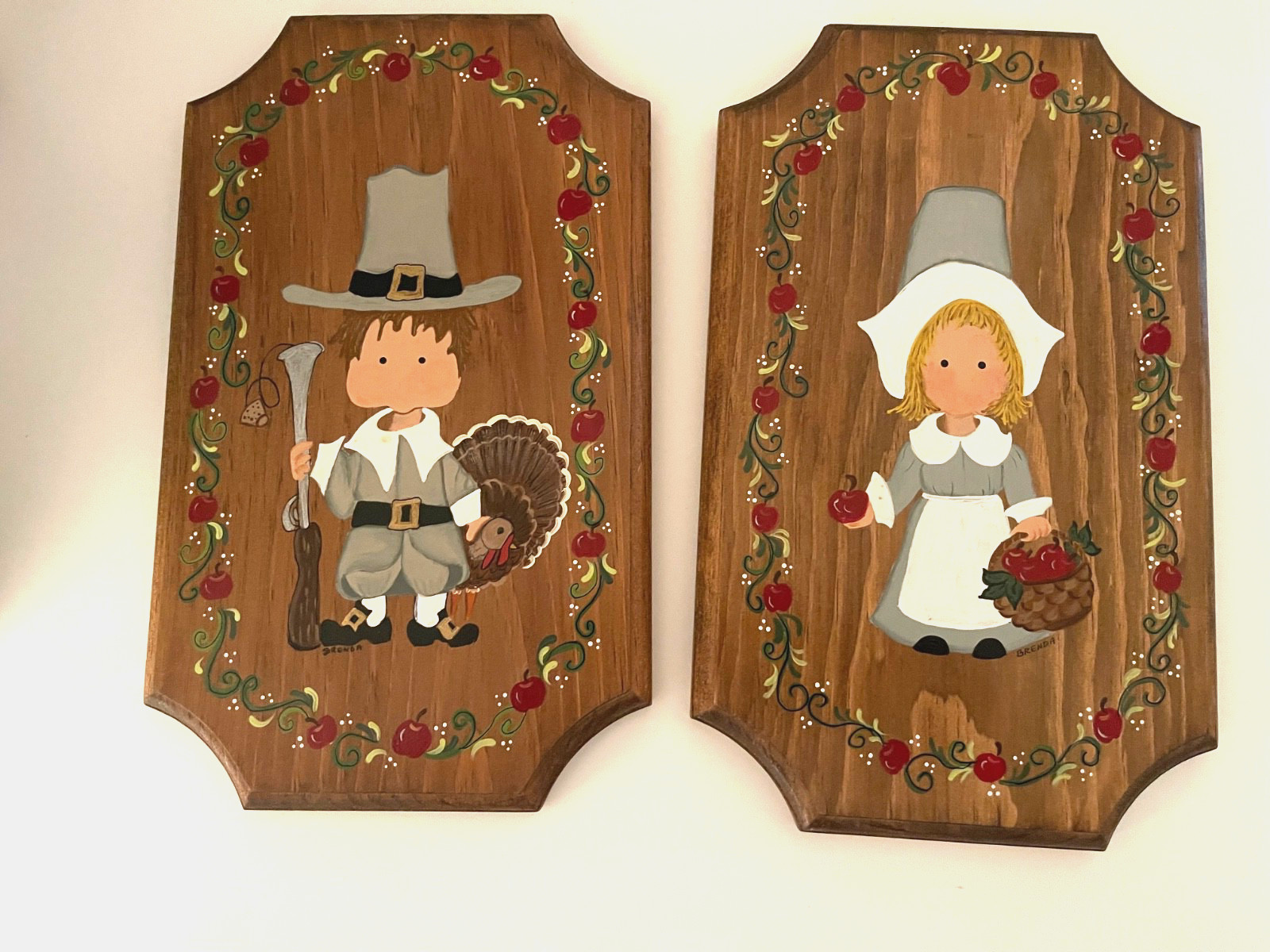 Two (2)Vintage 80\'s Wooden Hand Painted Folk Art Plaques PILGRIM COUPLE  12\
