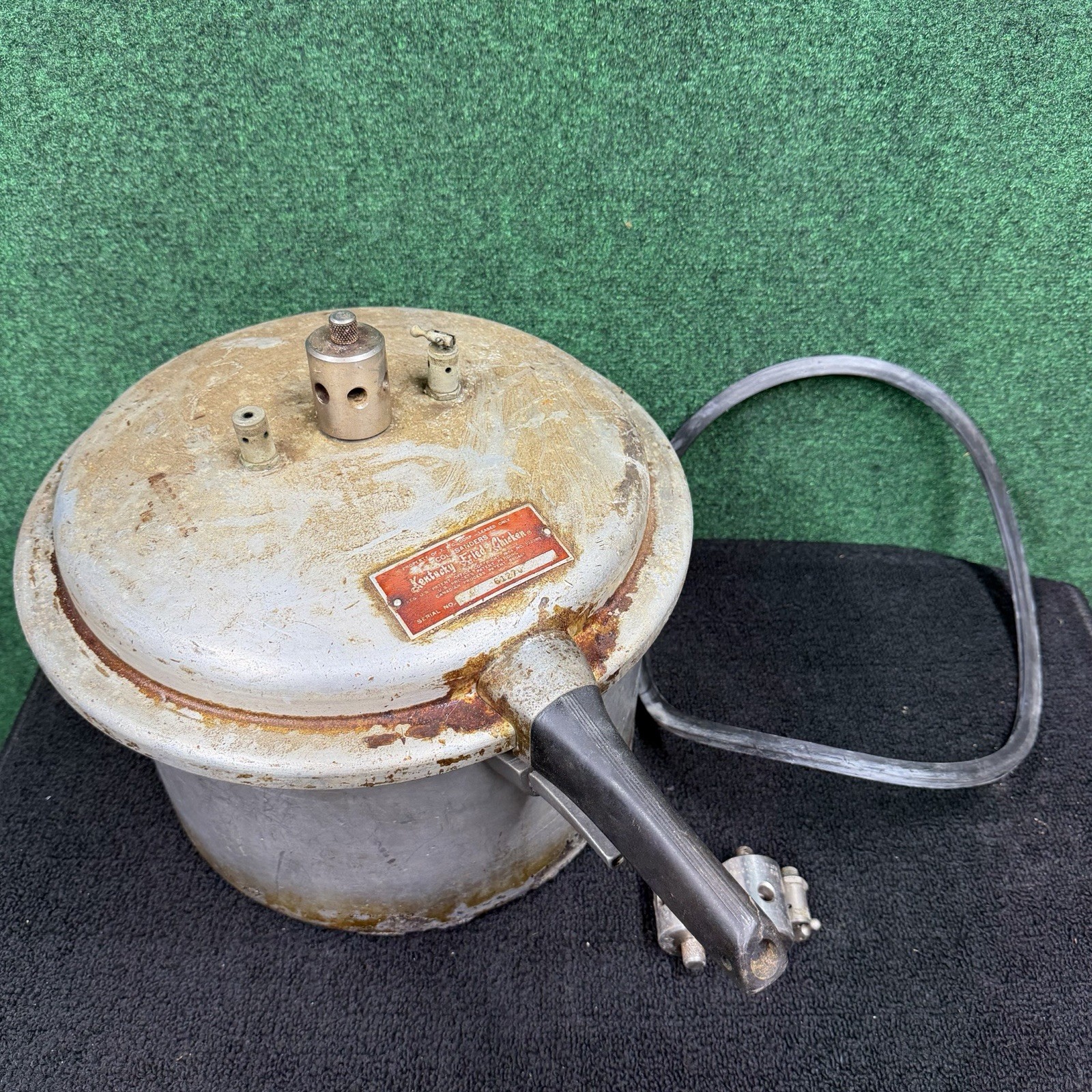 Vintage KFC Colonel Sanders Mirro-Matic 16 Qt. Pressure Cooker Serial 61270