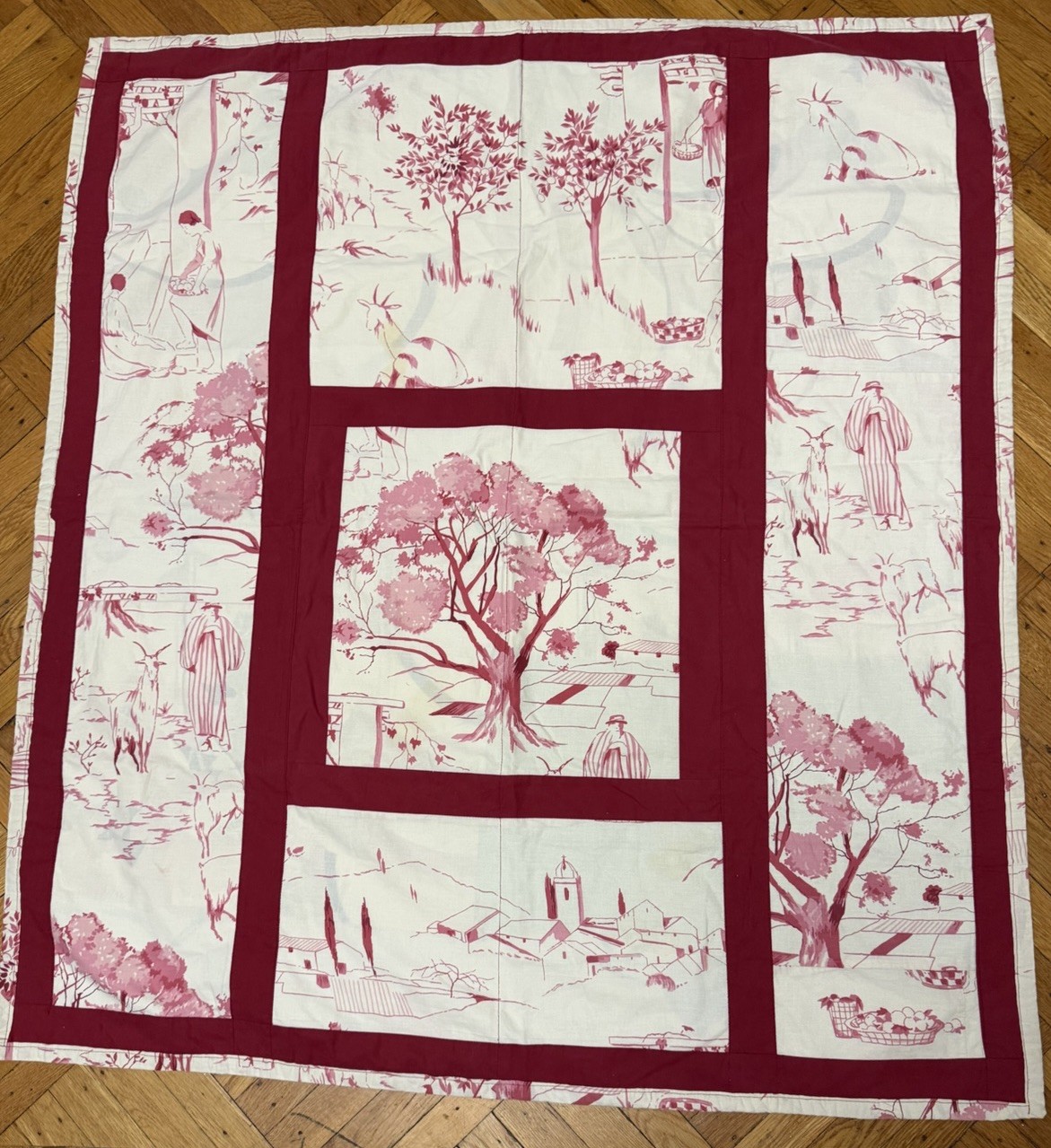 Vintage French Country Toile Lap Quilt Wall Hanging Pink Burgundy 39\